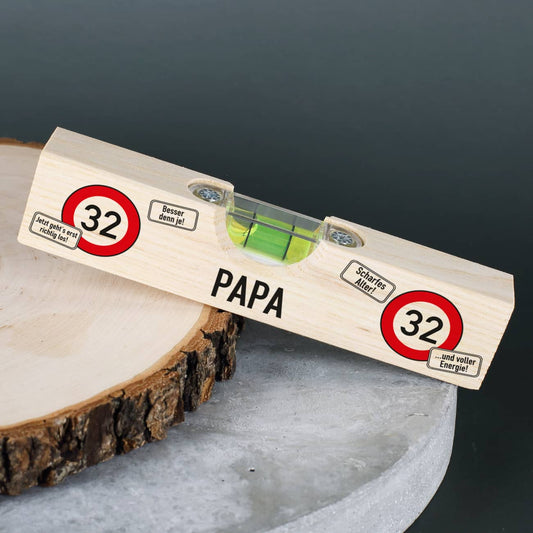 Mini Wasserwaage zum Geburtstag aus Holz mit Name und Alter bedruckt