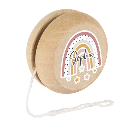Freisteller des Regenbogen-Yo-Yos mit Name Sophie vor weißem Hintergrund