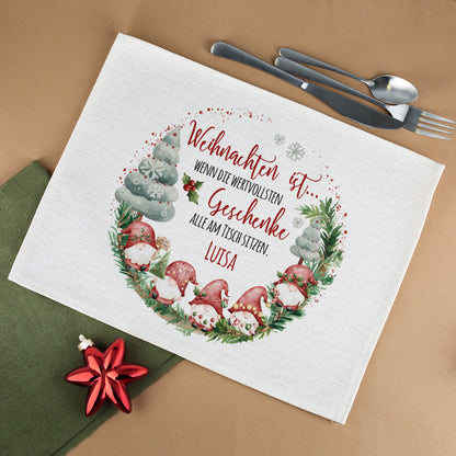 Personalisierbares Platzdeckchen mit Wichtelmotiv zu Weihnachten in Jute oder Filz | Tischdeko