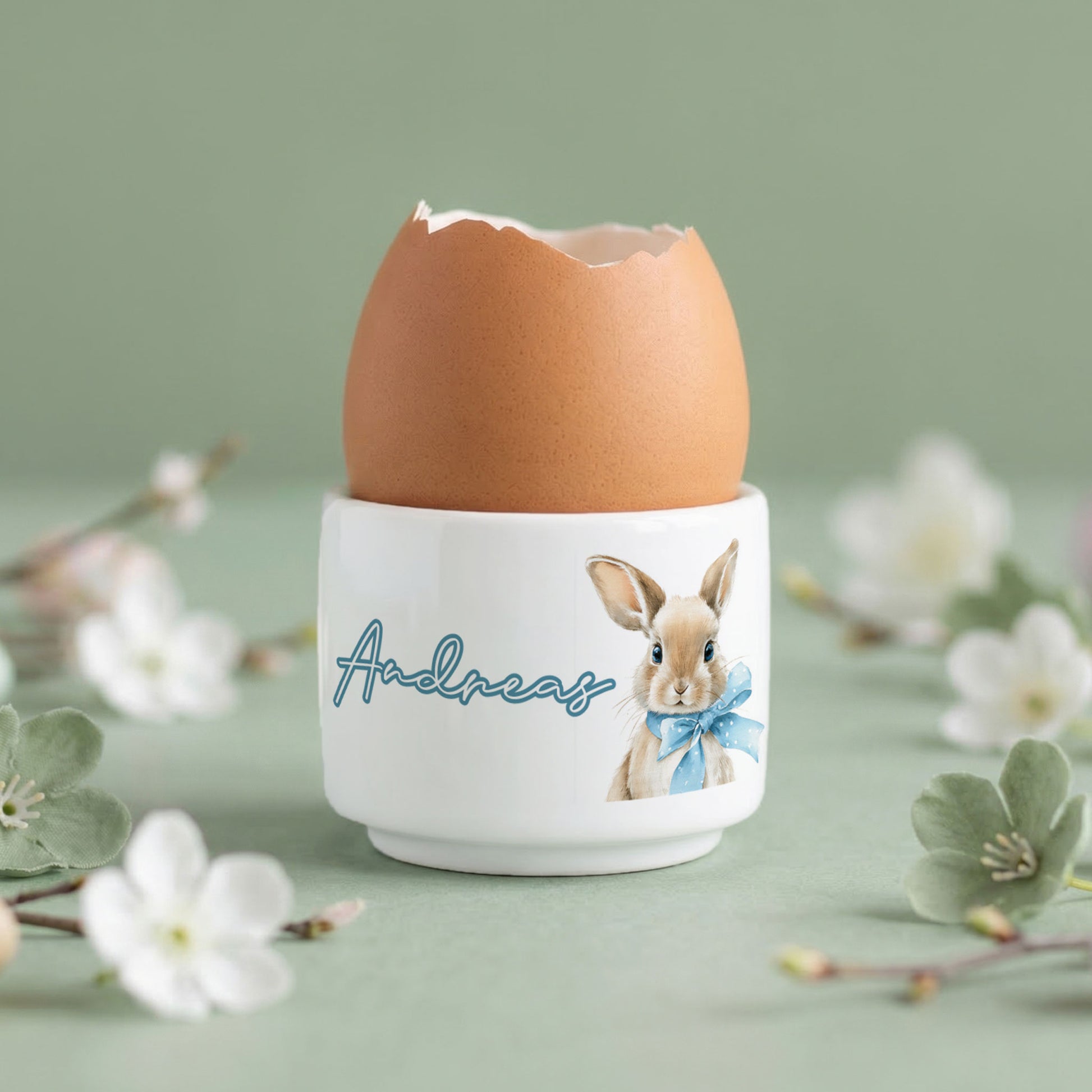 Keramik Eierbecher zu Ostern mit Name und Hase bedruckt