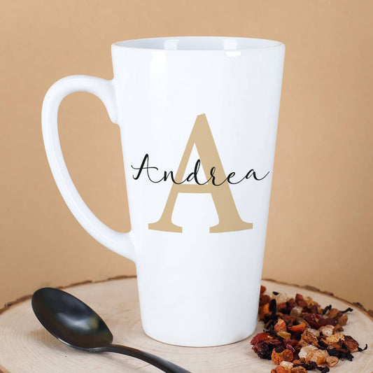 Hohe Tasse in Weiß mit Initiale und Name bedruckt