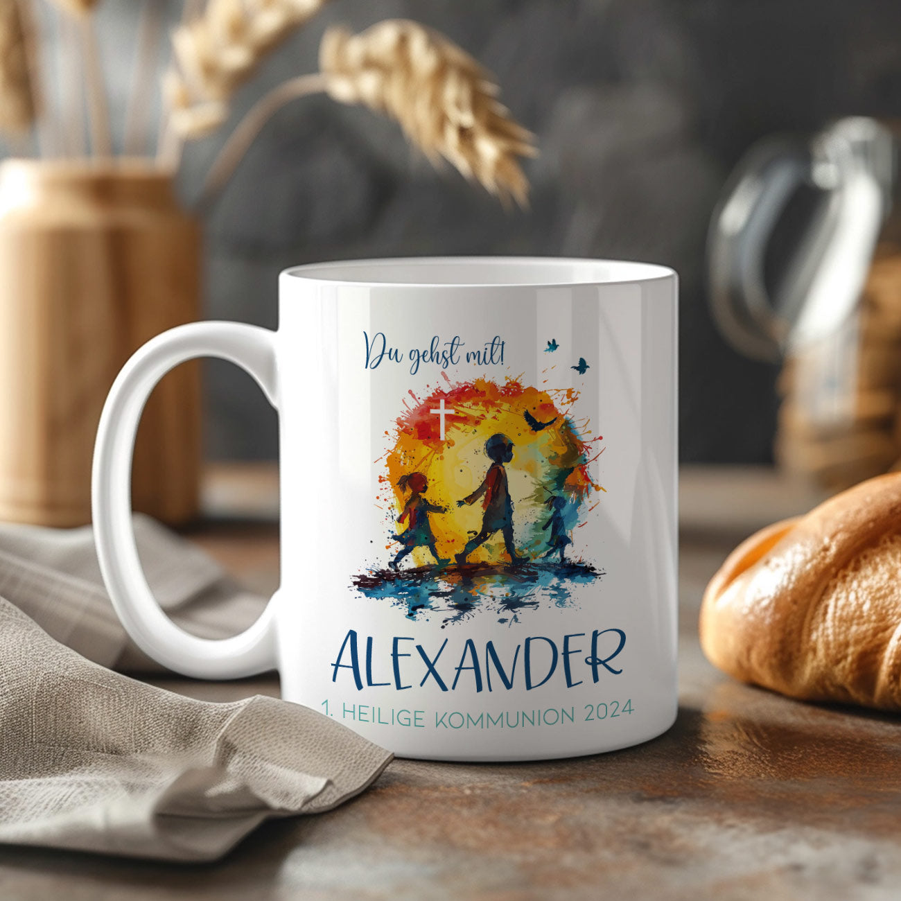 Bunt gestaltete Tasse mit Personalisierung
