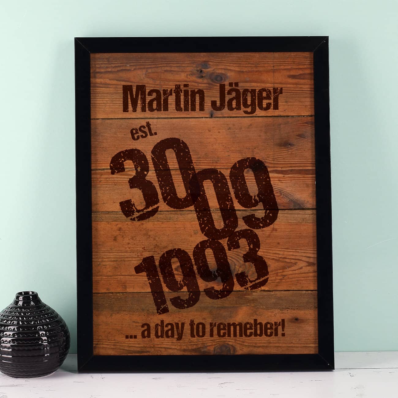 Bilderrahmenmotiv mit Holzoptik, Name, Geburtsdatum und Spruch