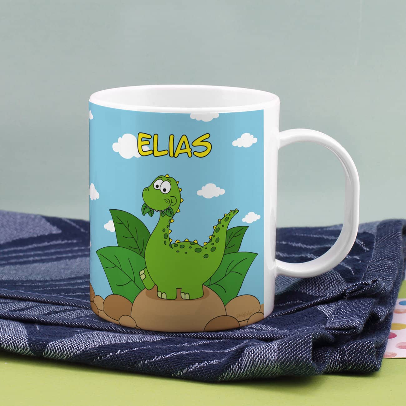 Bedruckte Tasse mit niedlichen Dinosaurier und Name