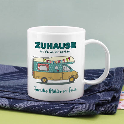 Zuhause ist da, wo wir parken - Campingtasse aus bruchfestem Kunststoff 