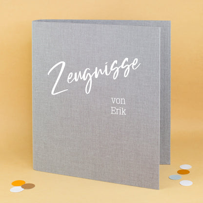 Graue Dokumentenmappe aus Leinen mit Name und zwei Wunschtextzeilen personalisiert