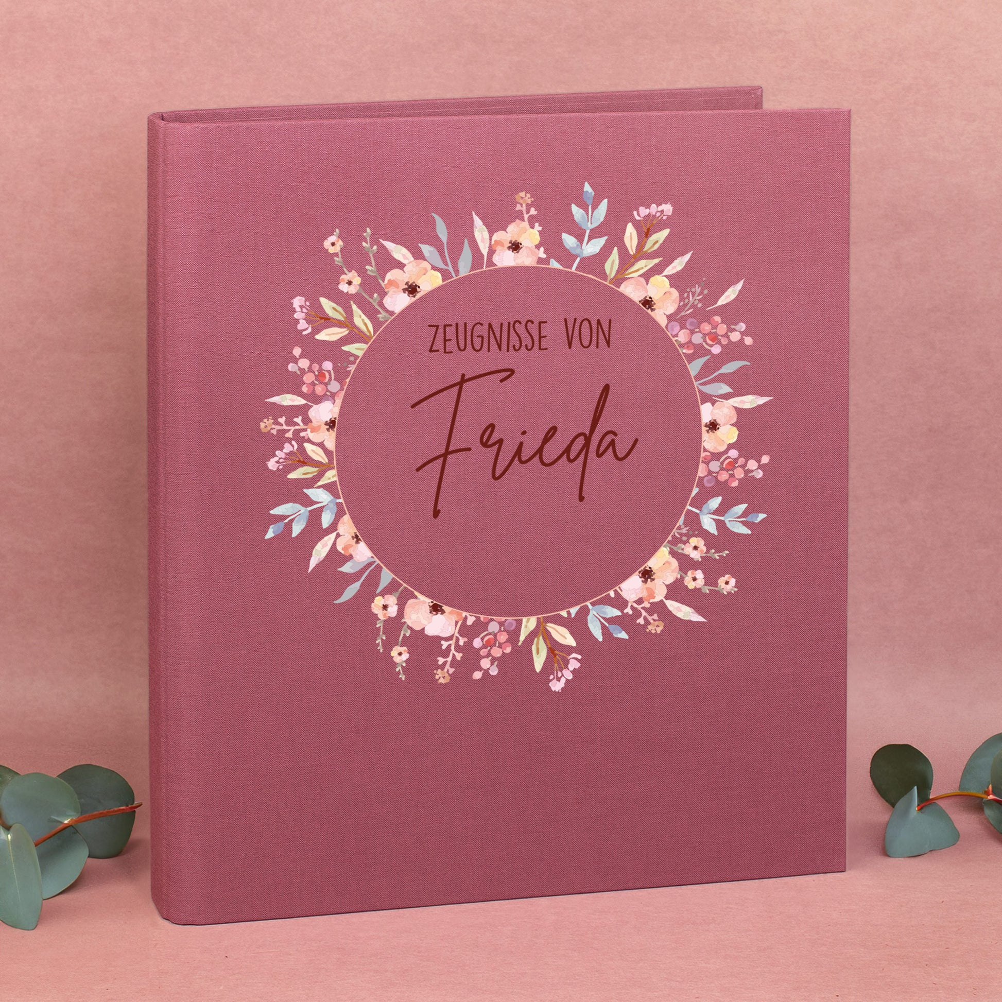 Zeugnismappe in Rosa mit Blumenkranz und Name Frieda, ideal für Mädchen zur Einschulung