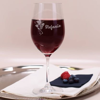 Rotweinglas mit Weinrebe und Ihrem Wunschnamen graviert