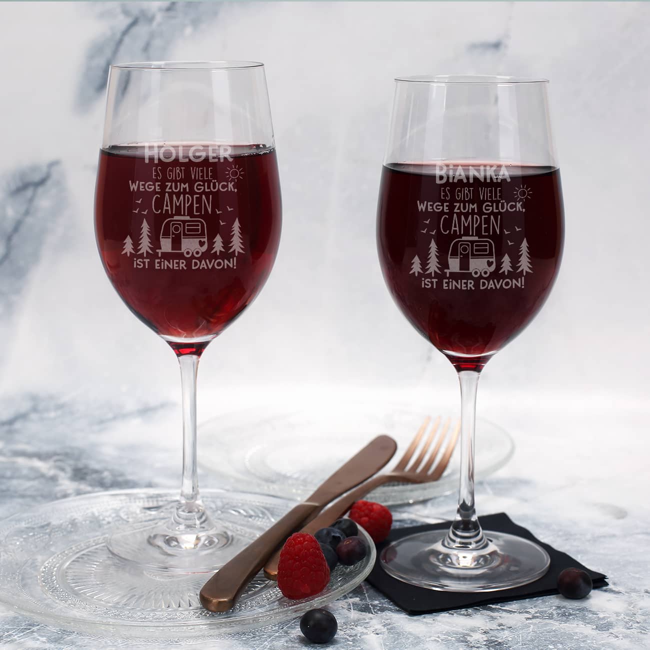 Es gibt viele Wege zum Glück, Campen ist einer davon! mit Name personalisiert