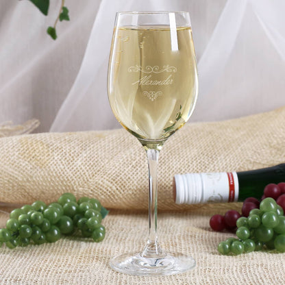 Weißweinglas graviert mit Name und Blätterranke