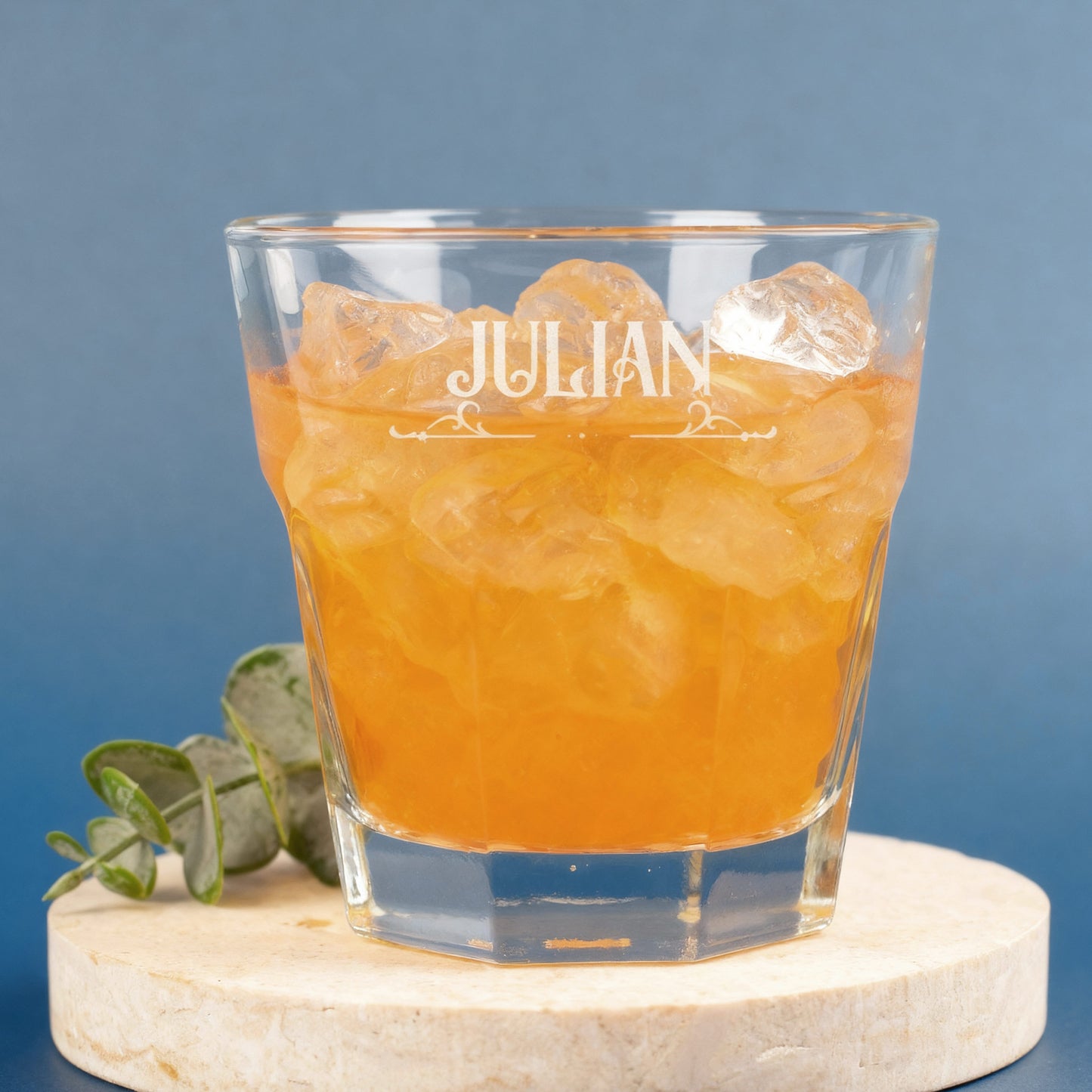 Leonardo Trinkglas mit Gravur von Name & Ornamentmotiv | Personalisiertes Glas als Geschenk