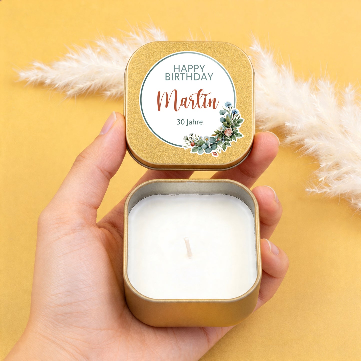 Goldene Mini Duftkerze mit Happy-Birthday-Motiv, Name Martin und Wunschtext 30 Jahre