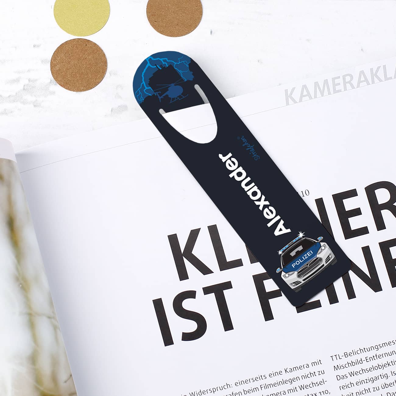 Lesezeichen mit Streifenwagen und Name