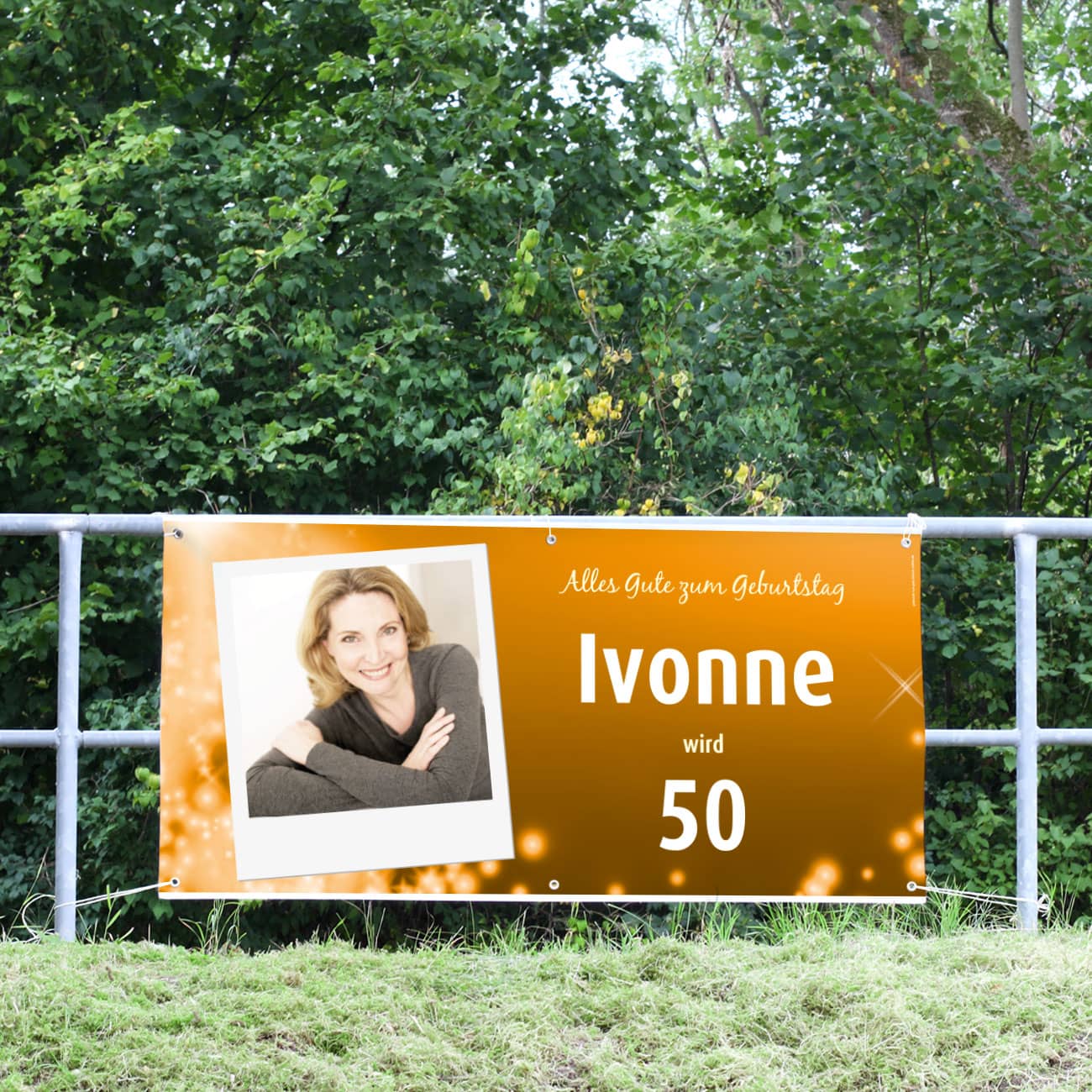 Großes orangenes Geburtstagsbanner mit Foto, Name und Alter