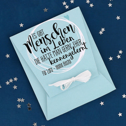 Geschenkbox des silbernen Armbandes mit Sternanhänger für die Freundin