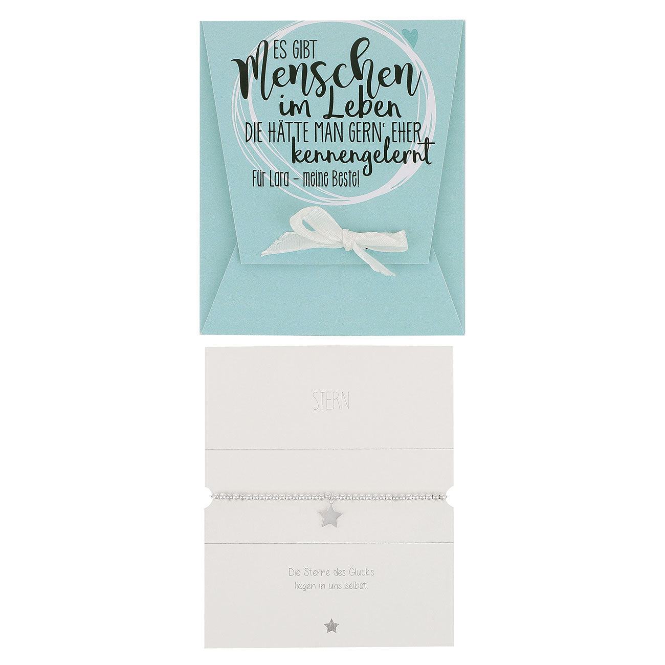 Geschenkbox des silbernen Armbandes mit Sternanhänger für die Freundin freigestellt auf weißem HIntergrund