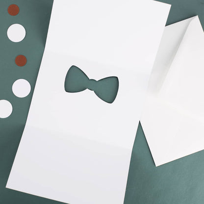 Aussparung in Form einer Fliege