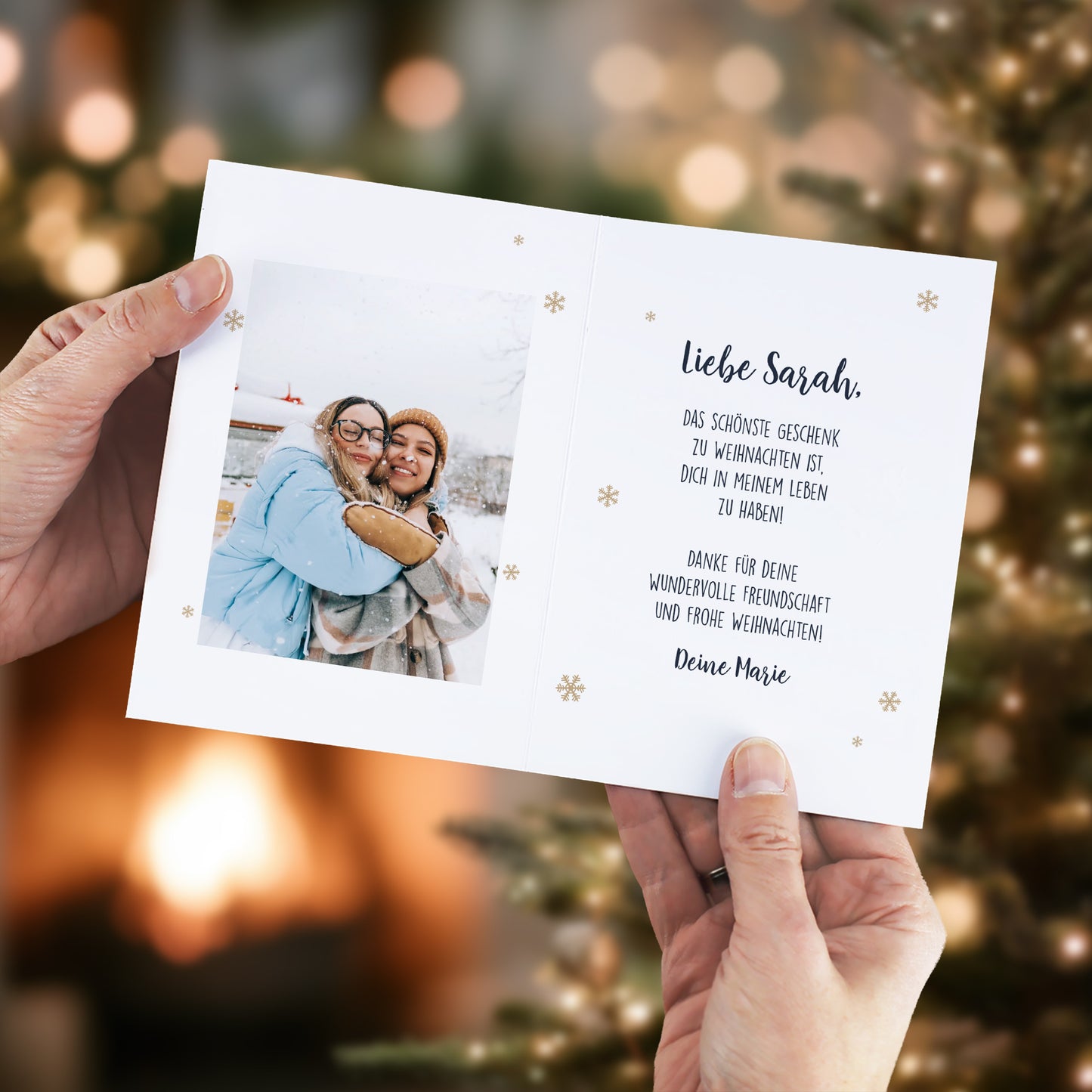 Geöffnete Weihnachtskarte – linke Seite mit Foto, rechte Seite mit persönlichem Weihnachtsgruß.