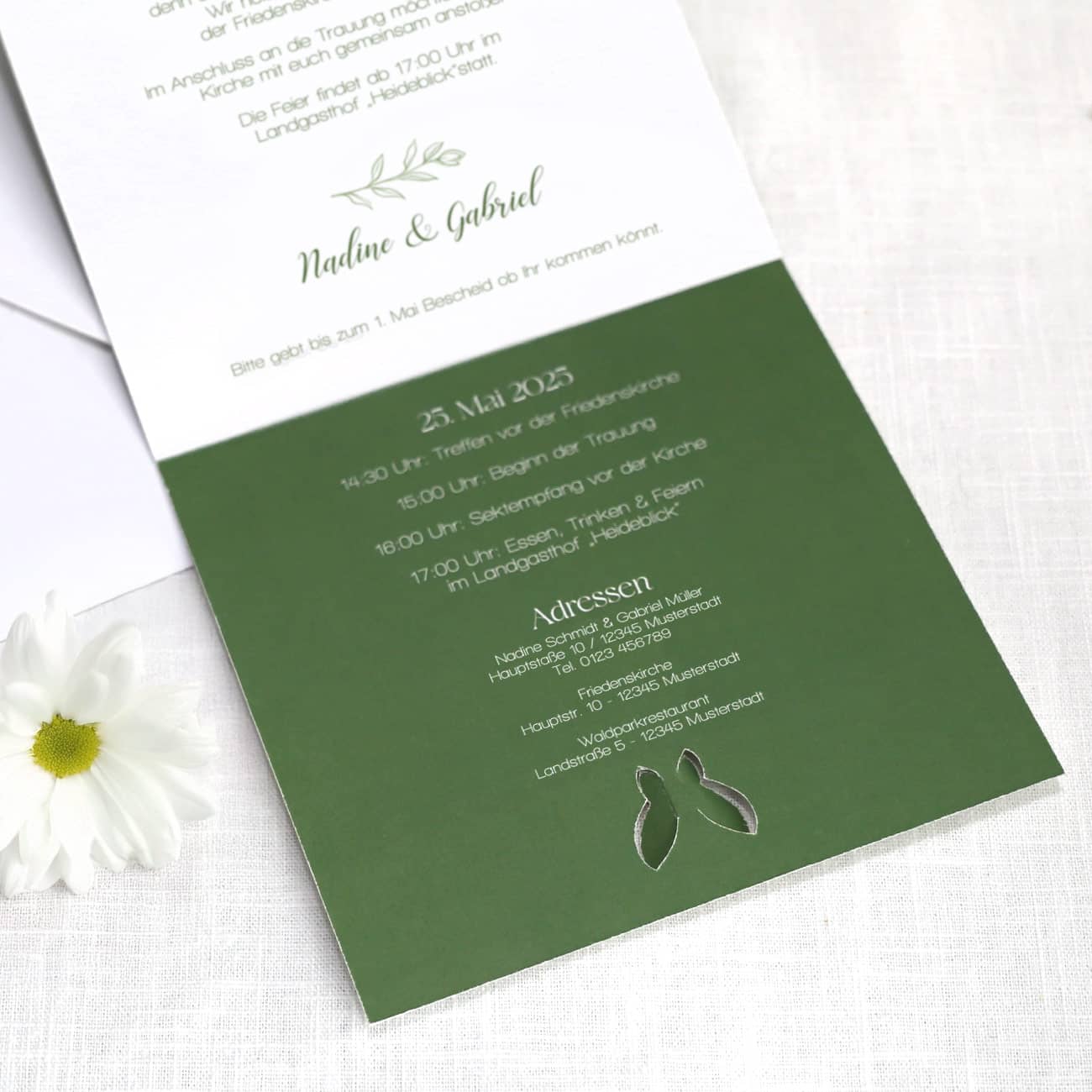 Einladungskarte zur Hochzeit mit Schmetterlingsverschluss - Innen