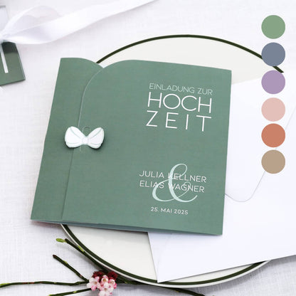 Einladungskarte zur Hochzeit mit Schleifensverschluss - Farbauswahl