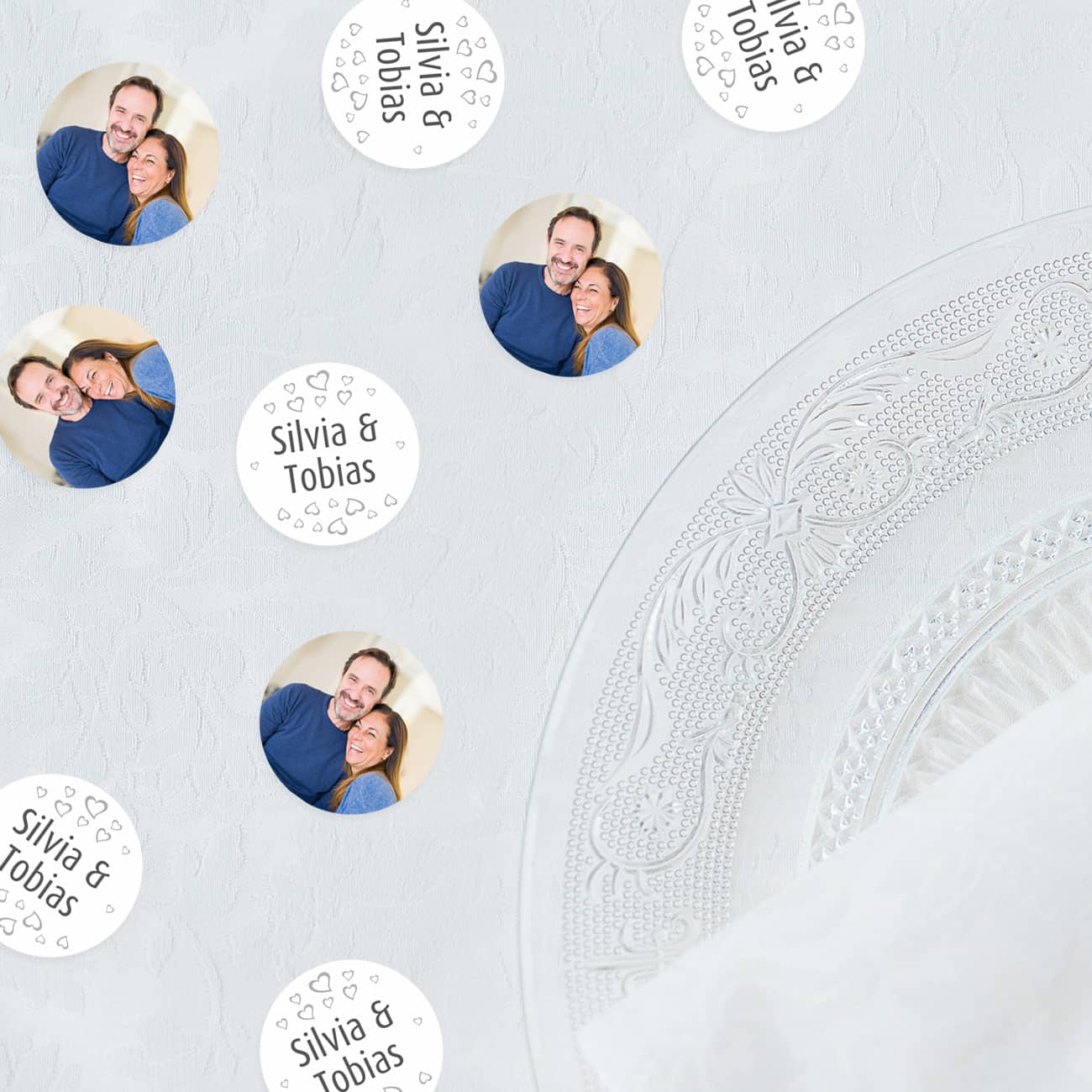 Fotokonfetti zur Silbernen Hochzeit mit Herzen und Foto auf der Rückseite