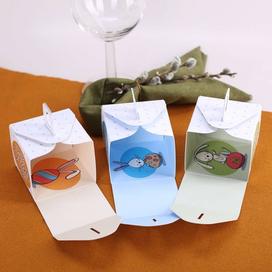 auch von innen vollflächig bedruckt und mit Osterhase in der Mitte