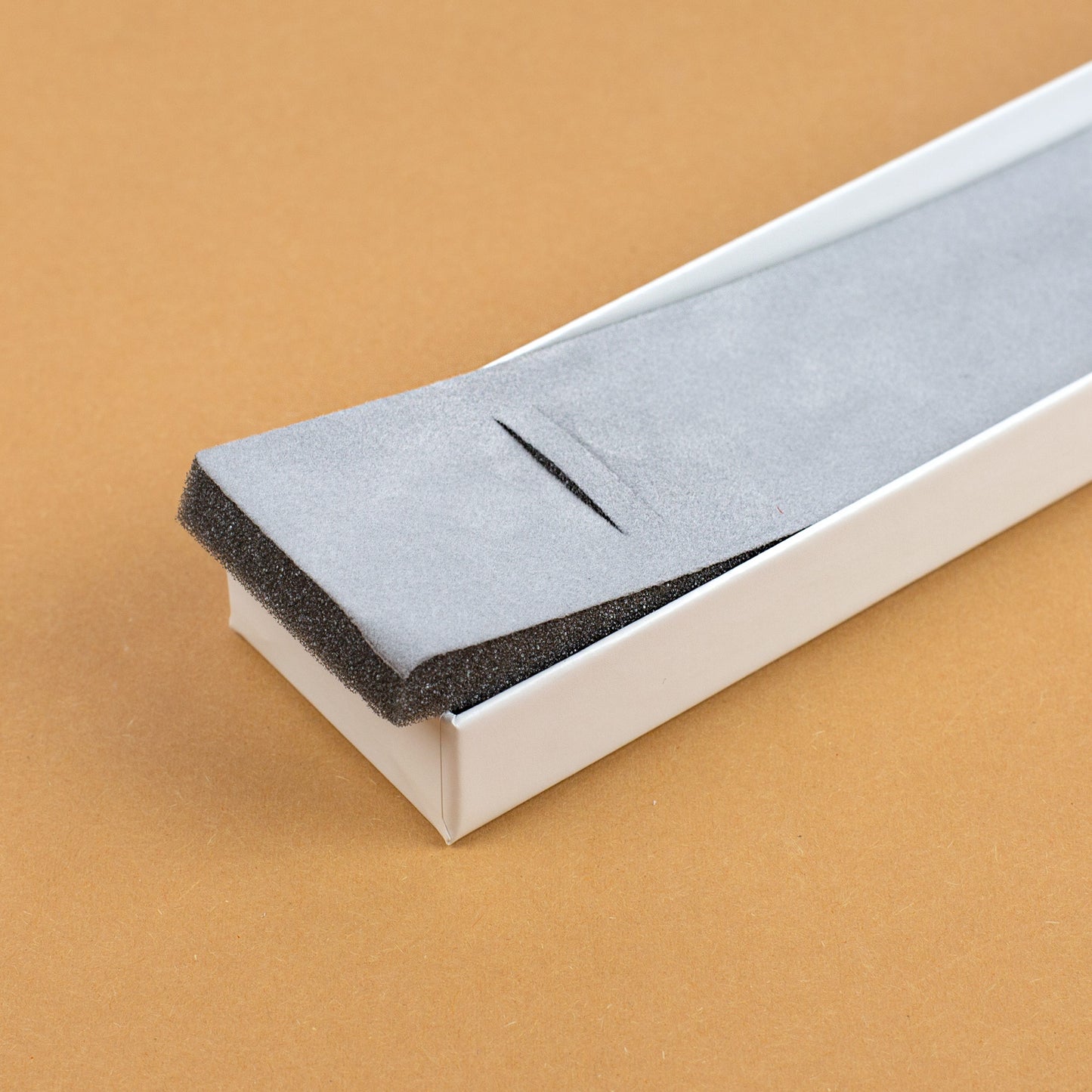 Detailaufnahme Schaumstoffeinlage der Schmuckverpackung