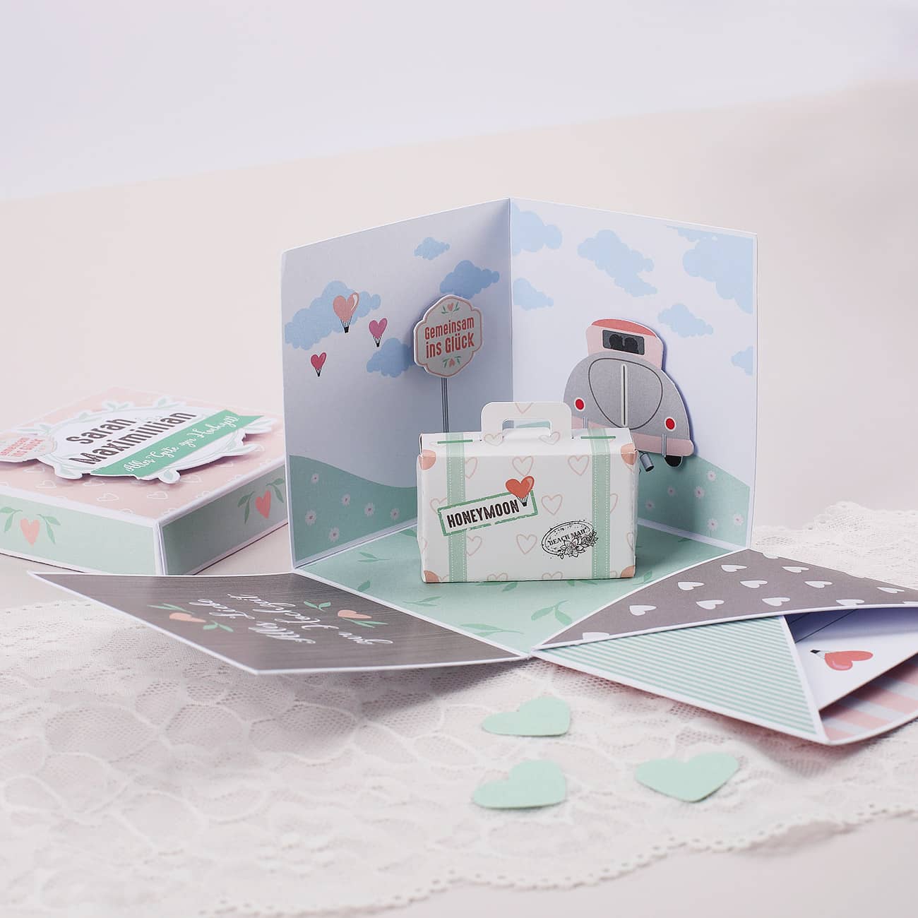 Überraschungsbox zur Hochzeit mit kleinem Koffer