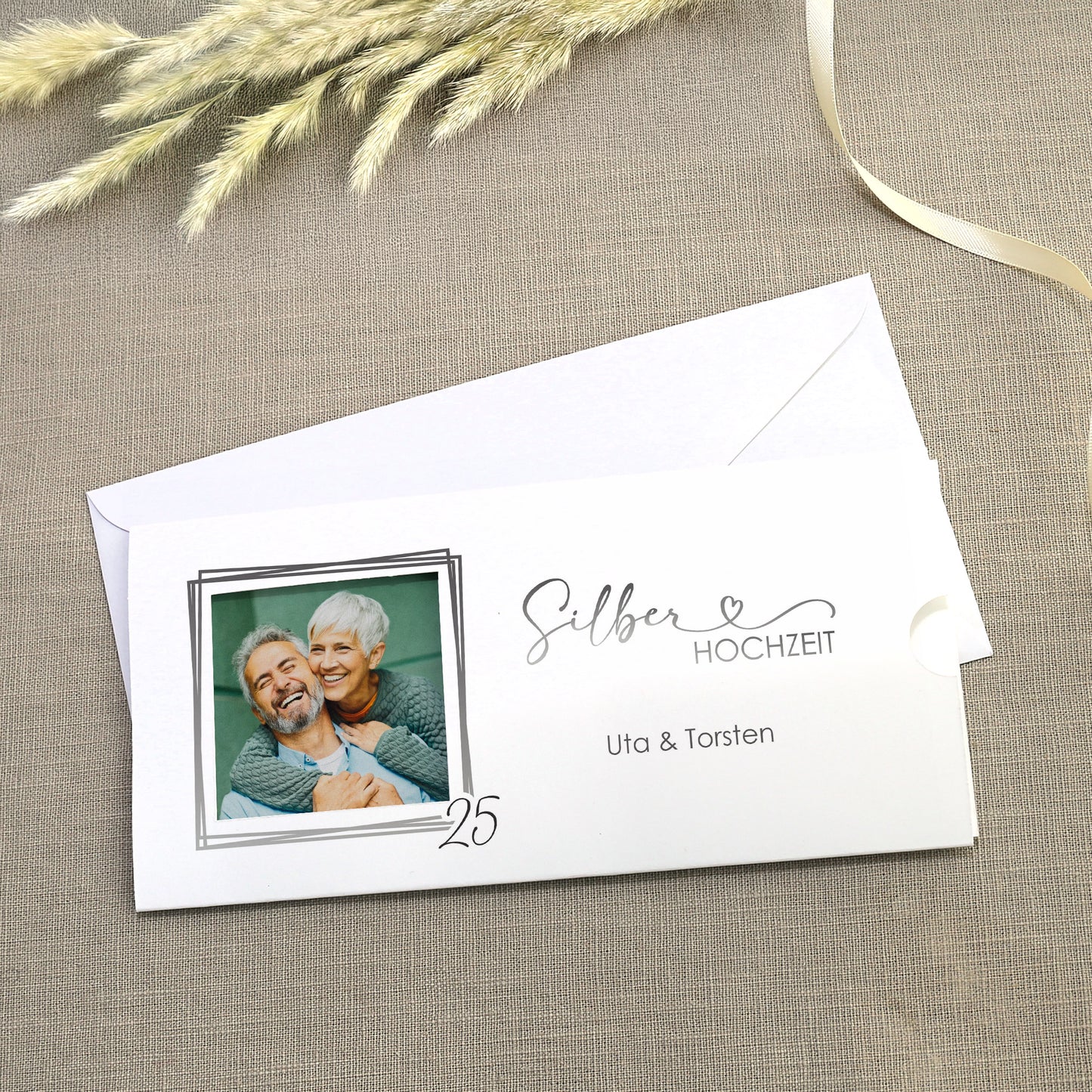 Hochzeitseinladung - Ziehkarte mit zwei Fotos zur Silberhochzeit mit Wunschdaten