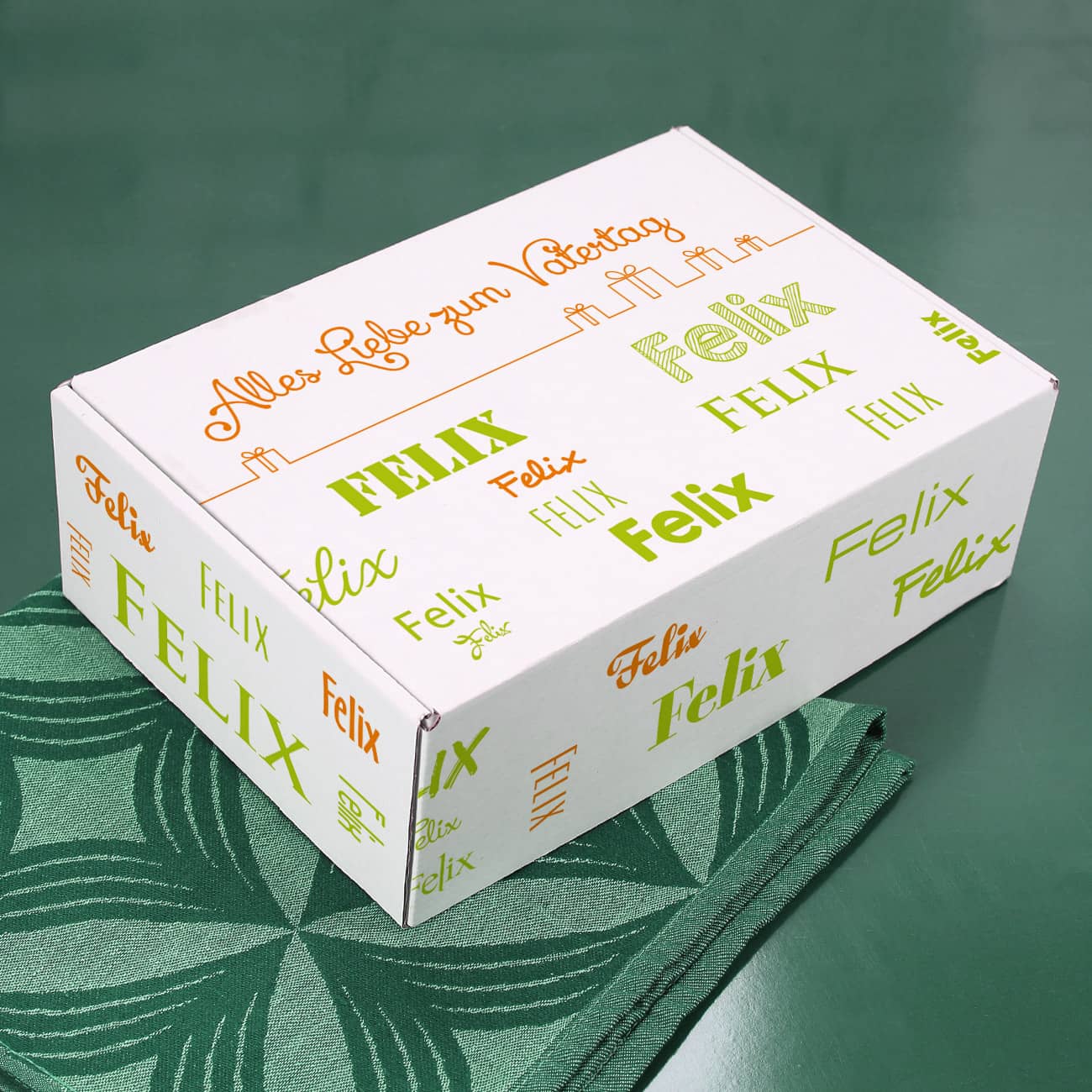 Geschenkbox für viele Anlässe mit Name in verschiedenen Schriftarten - hellgrün