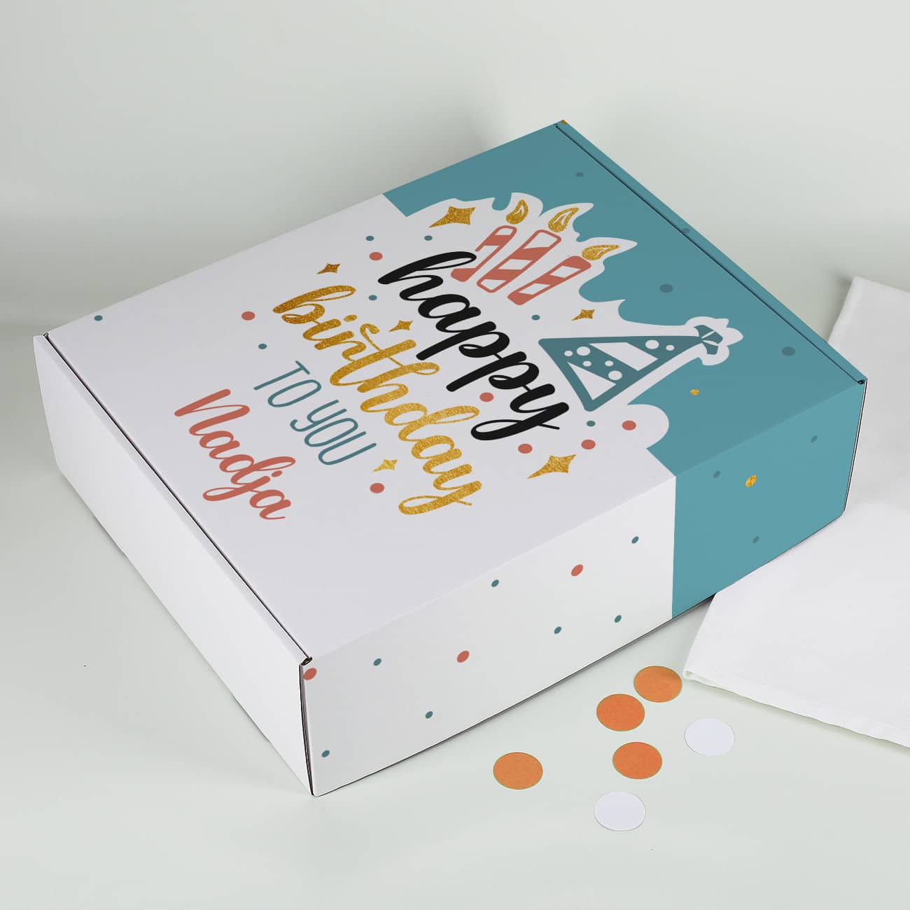 Geschenkkarton zum Geburtstag mit Ihrem Wunschnamen bedruckt