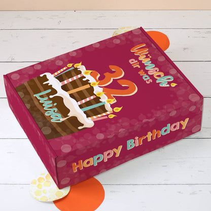 Moderne Geschenkbox mit Geburtstagstorte und Ihren Wunschangaben bestückt