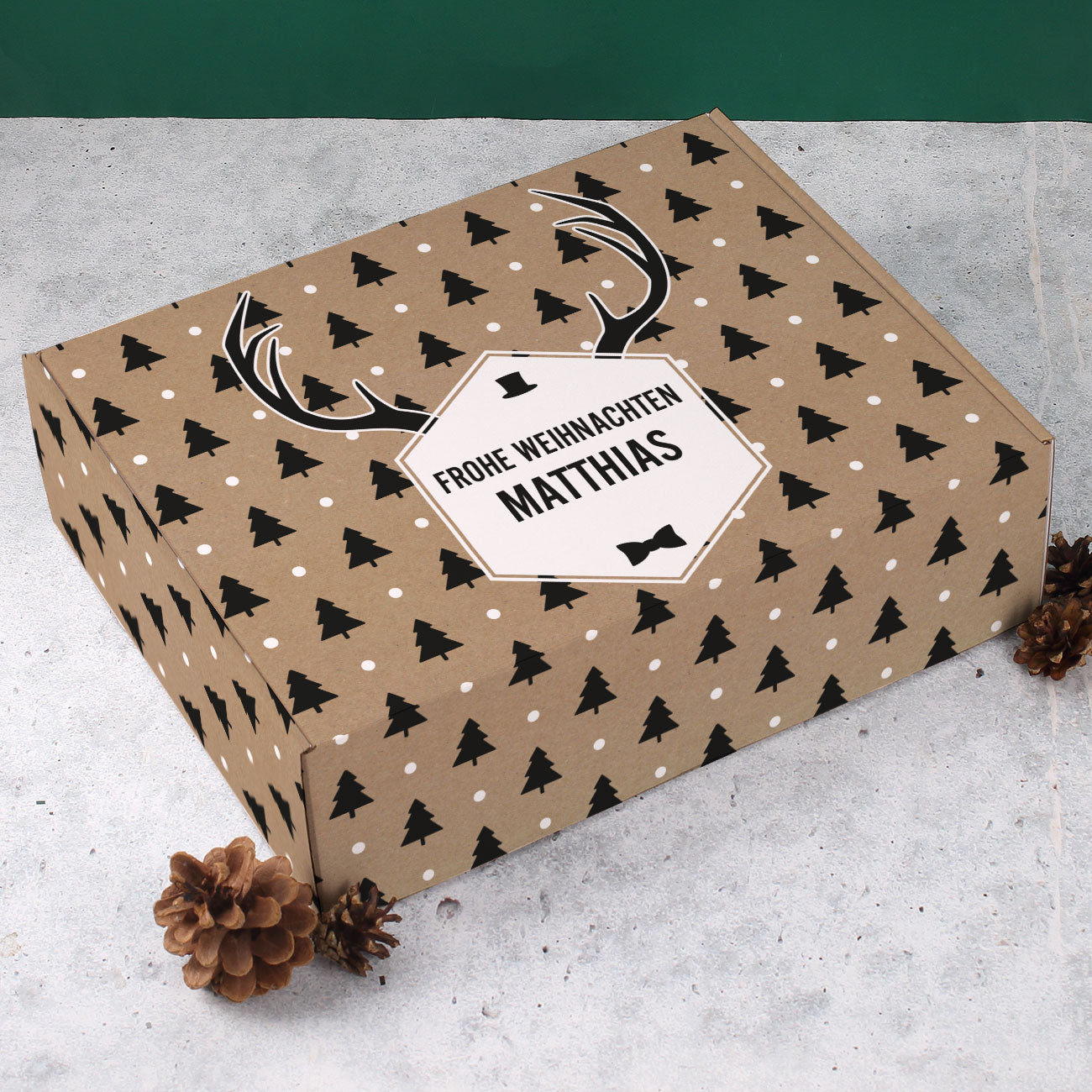 Große Pappbox mit Ihrem Namen