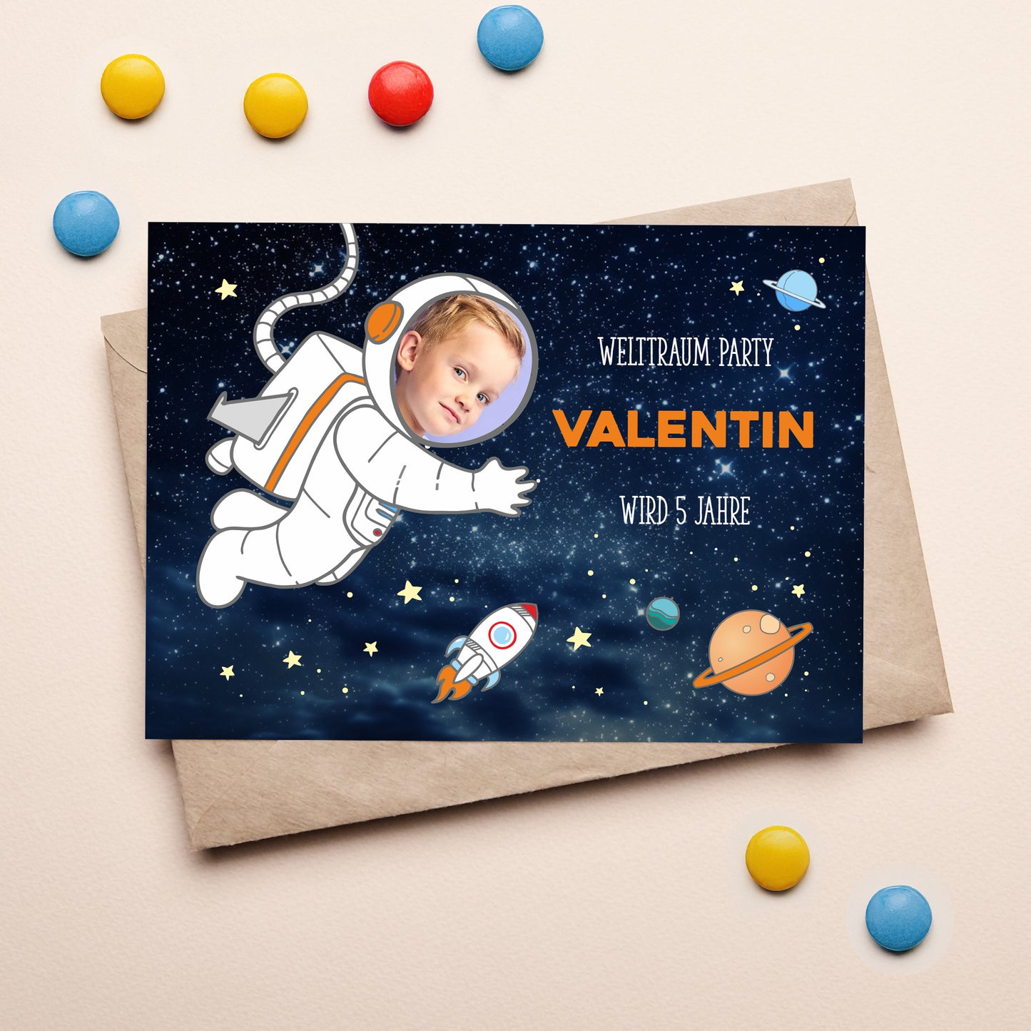 Personalisierte Einladungskarte zum Kindergeburtstag mit Foto und Weltraum-Motiv