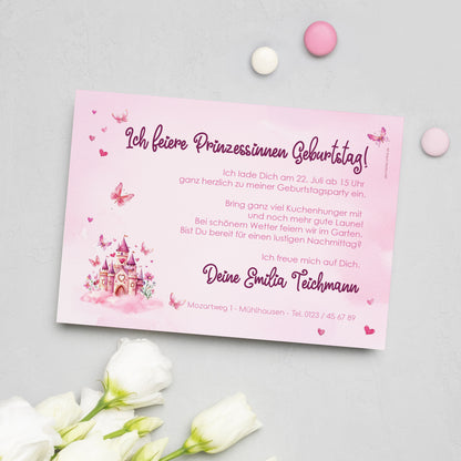 Einladungskarte zum Kindergeburtstag mit Wunschdaten, Prinzessinnen-Motiv und Schloss