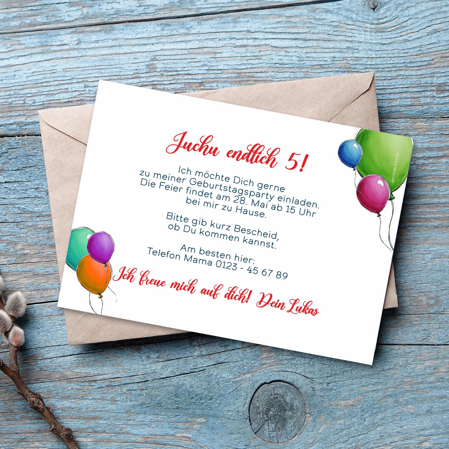 Einladungskarte zum Geburtstag mit Wunschdaten und bunten Luftballons