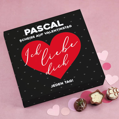 Lindt-Pralinen - Scheiß auf Valentinstag ich liebe dich jeden Tag - mit Name in Schwarz