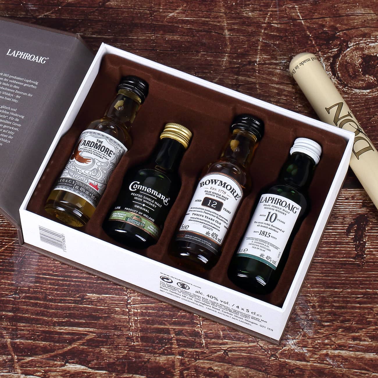 Single Malt Whiskys Ardmore Connemara Bowmore und Laphroaig in einer Probier-Kollektion