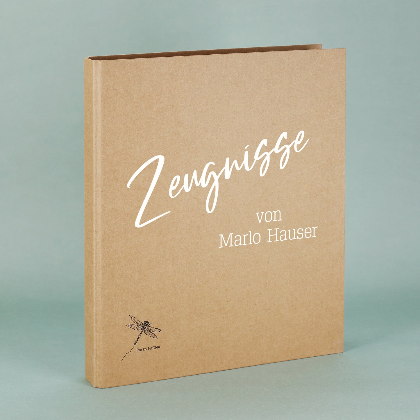 Zeugnismappe mit zwei Wunschzeilen und personalisiertem Namen – frontal abgebildet