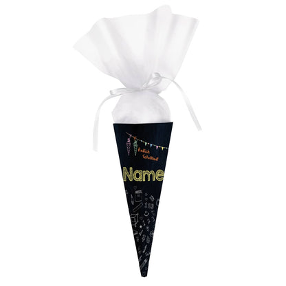 kleine Zuckertüte mit ihrem Namen bedruckt