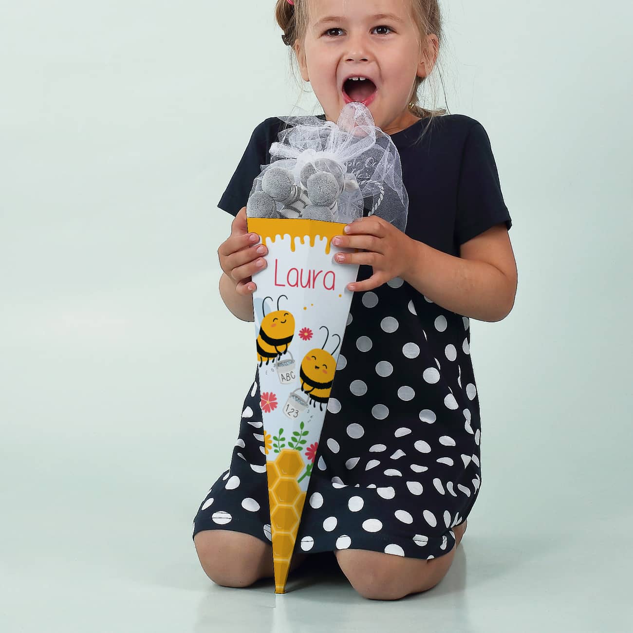 Personalisierte Bienchen Schultüte in Klein mit Name bedruckt