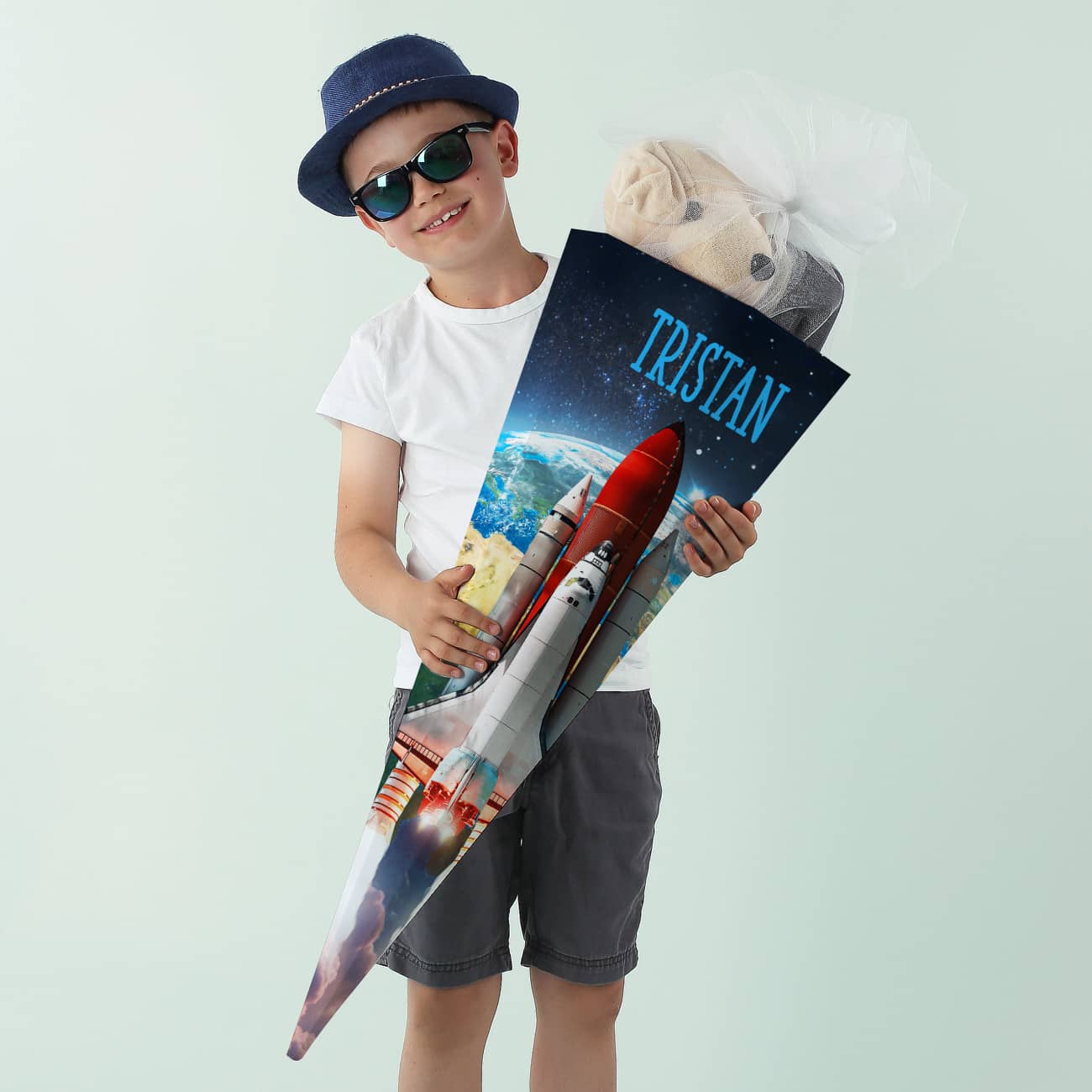 Personalisierte Zuckertüte mit Name und mit Raumschiff bedruckt