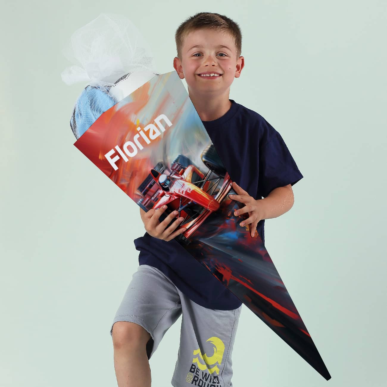 Schultüte personalisiert mit Name & Rennauto als Motiv