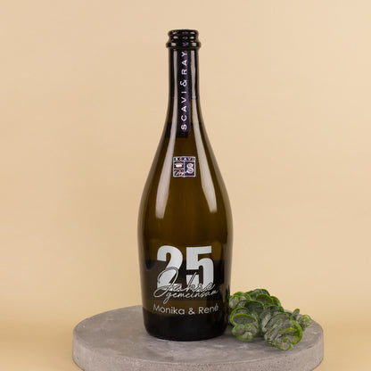 Personalisierte Prosecco-Flasche zur Silberhochzeit mit Aufdruck 25 Jahre gemeinsam und Namen Monika & René 