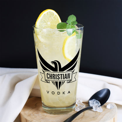 Bedrucktes Glas mit Adler-Motiv und Name Christian, gefüllt mit Zitronenlimonade, Zitronenscheiben und Minze