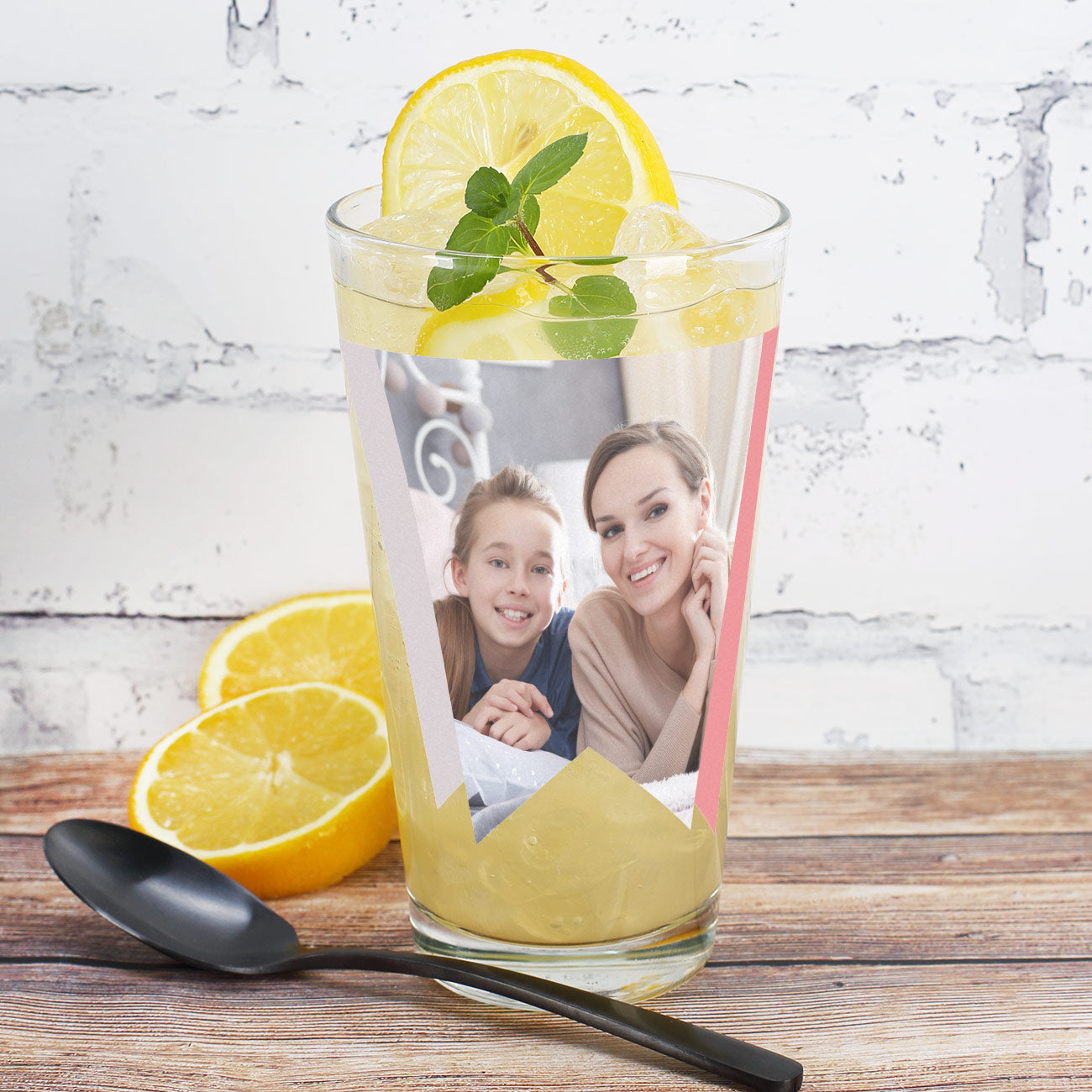 Modernes Trinkglas mit Fotoaufdruck