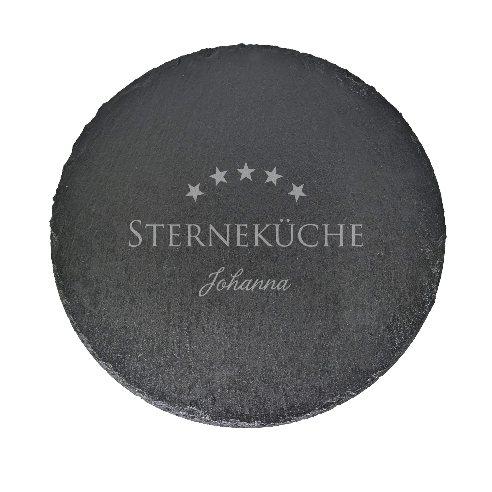 Freigestellte Schieferplatte mit Gravur „Sterneküche“ sowie Wunschname