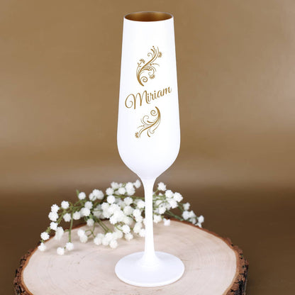 Graviertes Sektglas in edlem Weiß-Gold