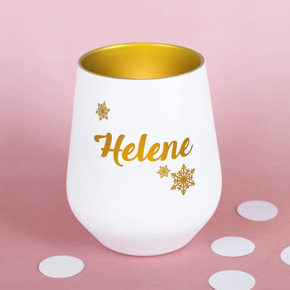 Weißes, graviertes Windlicht für die Winterzeit