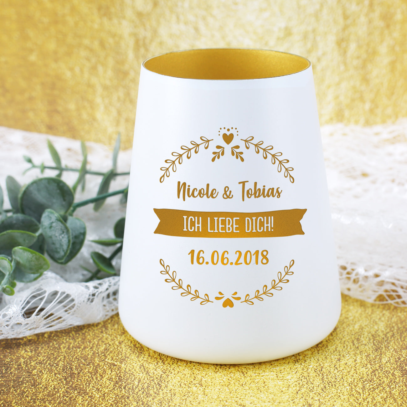 weißes Windlicht mit personalisierter Gravur